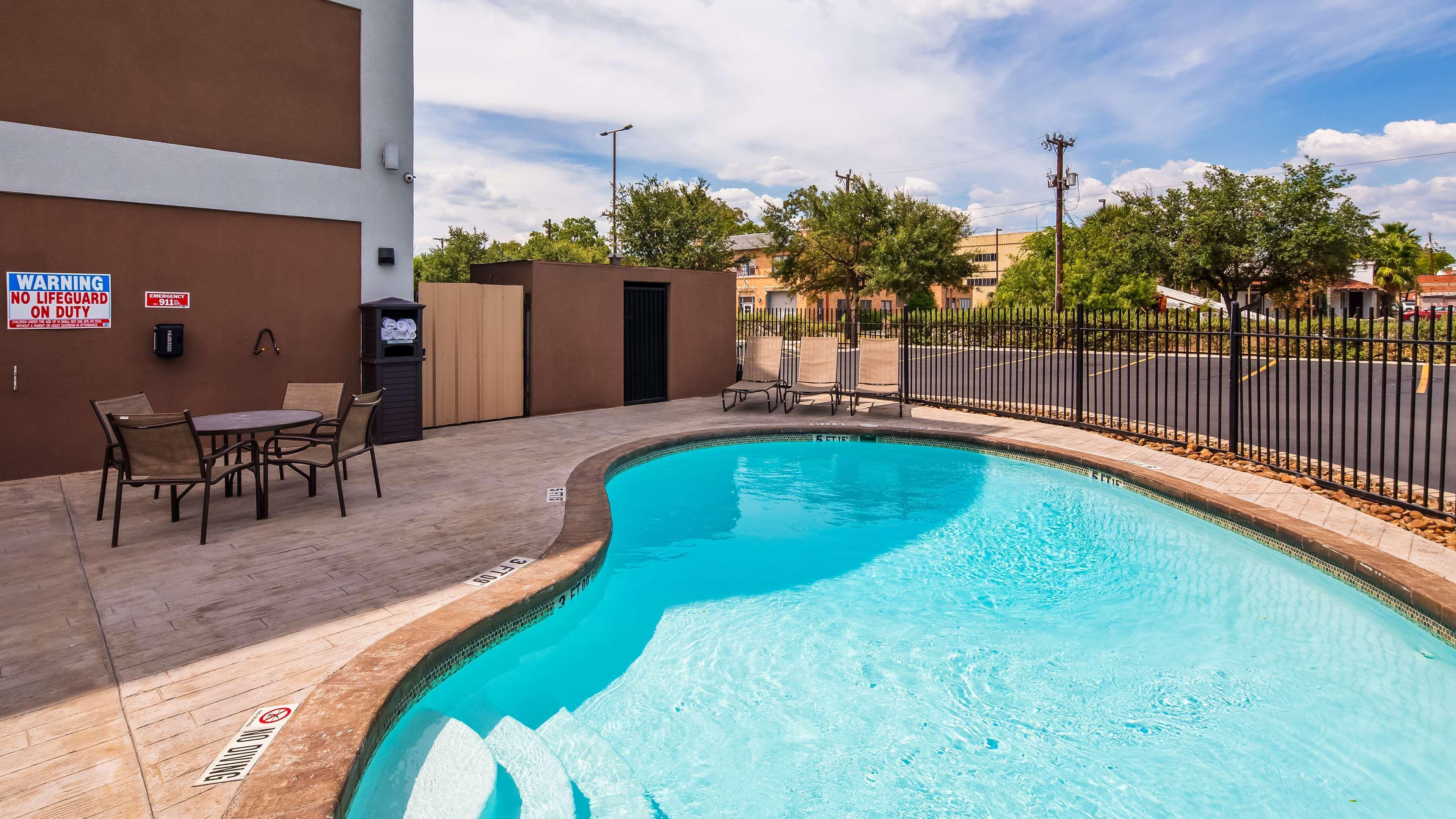 Best Western Plus Madison-Huntsville Hotel Exterior foto