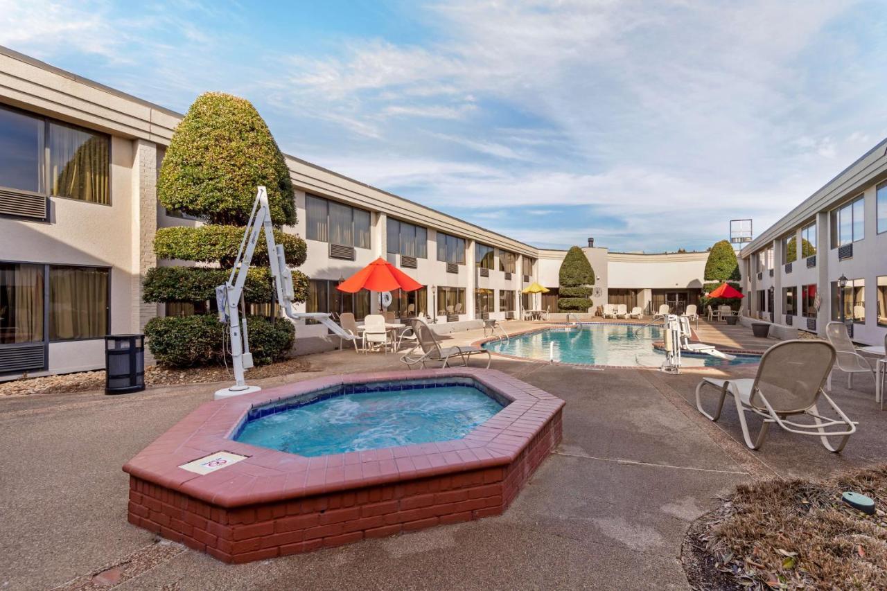 Best Western Plus Madison-Huntsville Hotel Exterior foto